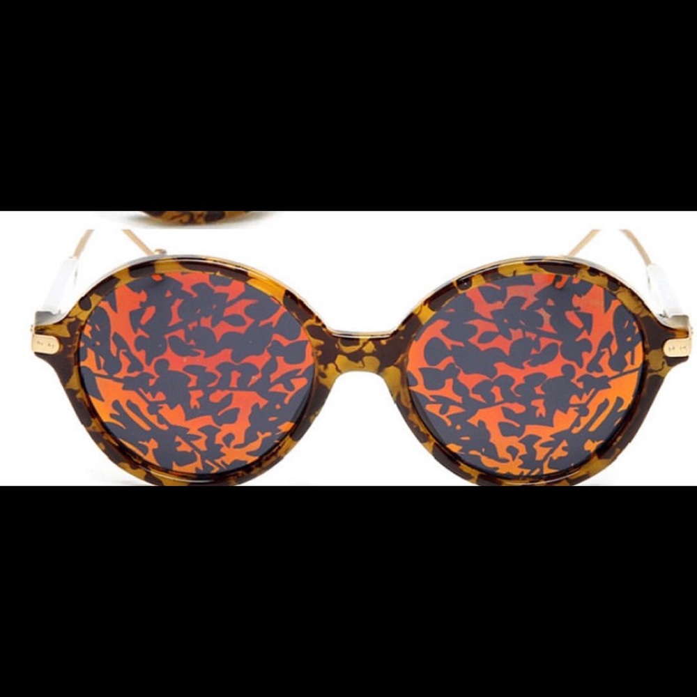 Women Custom Leaf Design